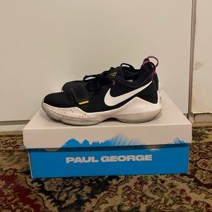 Nike PG1 boys size 6.5